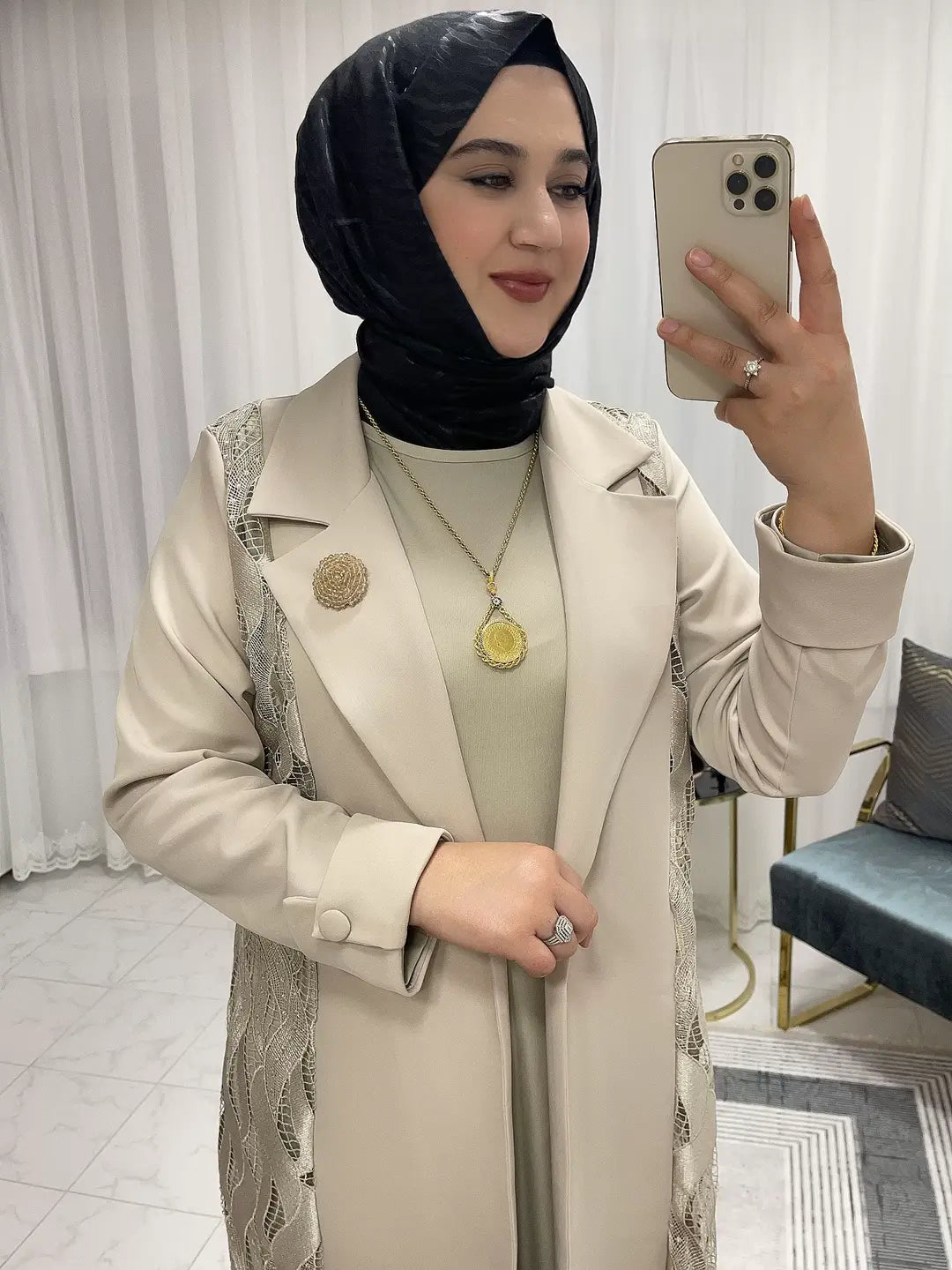 2120 Abaya