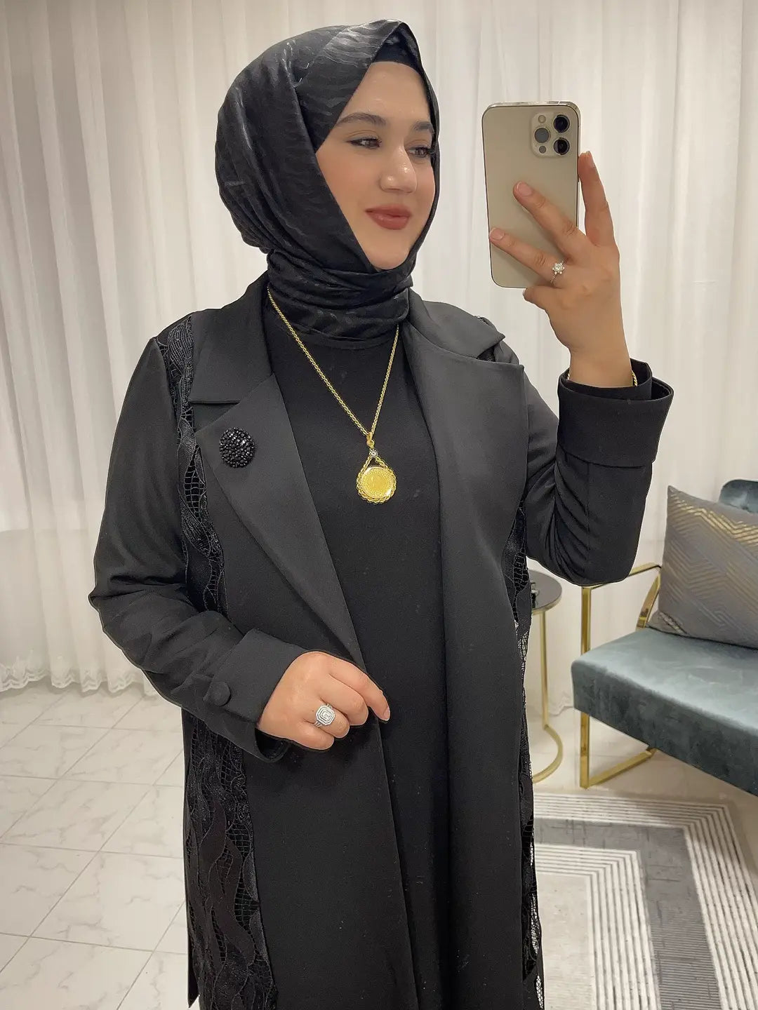 2120 Abaya